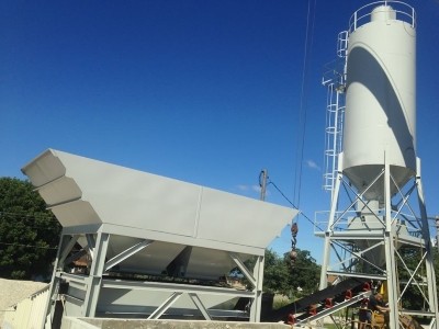 Acumulator Custom Manufactured Ready Mix Concrete Batch Plant