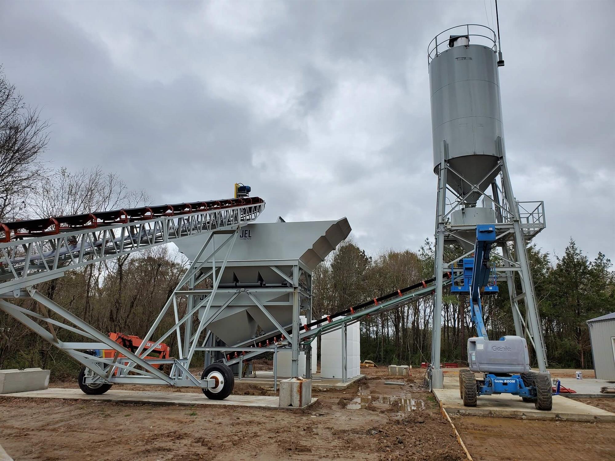 Acumulator Custom Manufactured Ready Mix Concrete Batch Plant